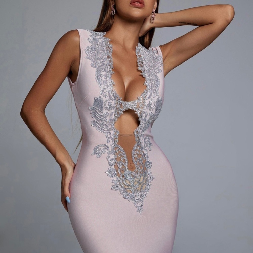 Embellished bandage bodycon mini cocktail dress in lilac. size S